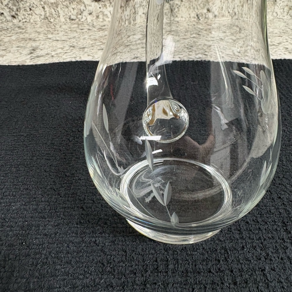 Princess House Heritage Crystal Pitcher with applied handle & ice lip - Picture 7 of 10